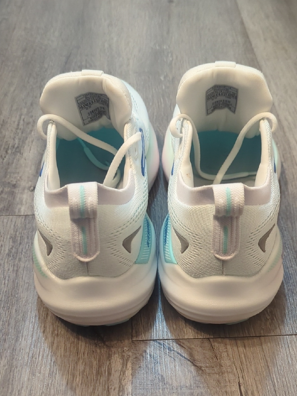 Brooks Glycerin GTS 22 Womens Sneakers - Picture 3 of 11